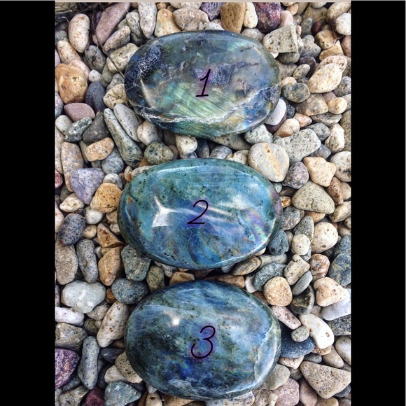 Labradorite Palm - Picture 2 of 2